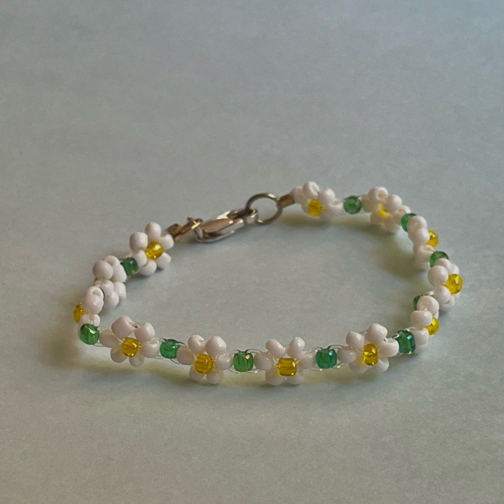 Cute Daisy Beaded Bracelet